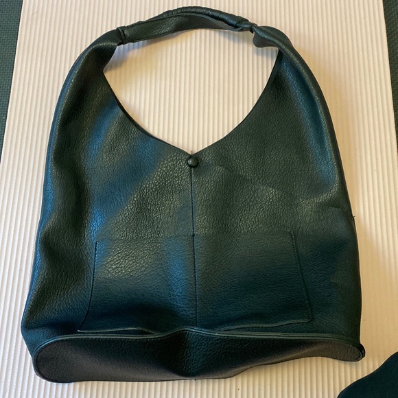 Handbags - NWOT black faux leather hobo bag
